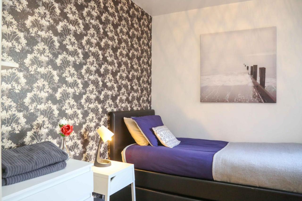 בלפסט Perfect Central City Location - Parking - 3 Beds - 2 Bedrooms מראה חיצוני תמונה